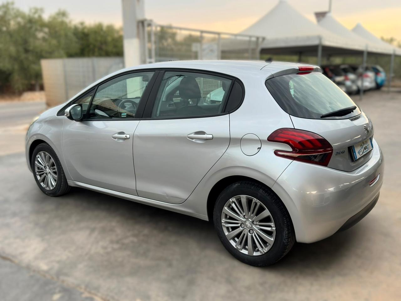 Peugeot 208 BlueHDi 75 5 porte Allure
