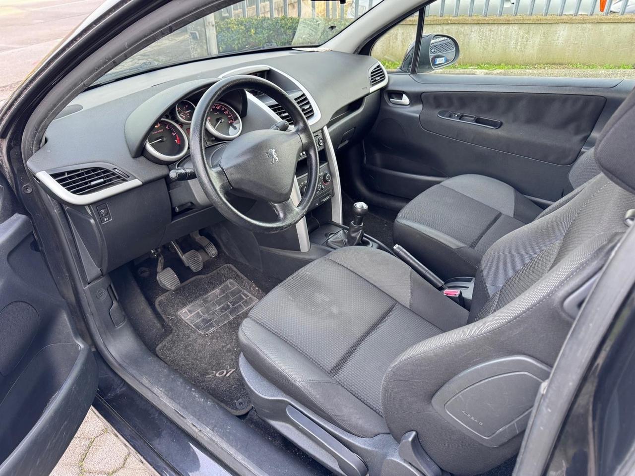 Peugeot 207 1.4 8V 75CV 3p. Special Edition