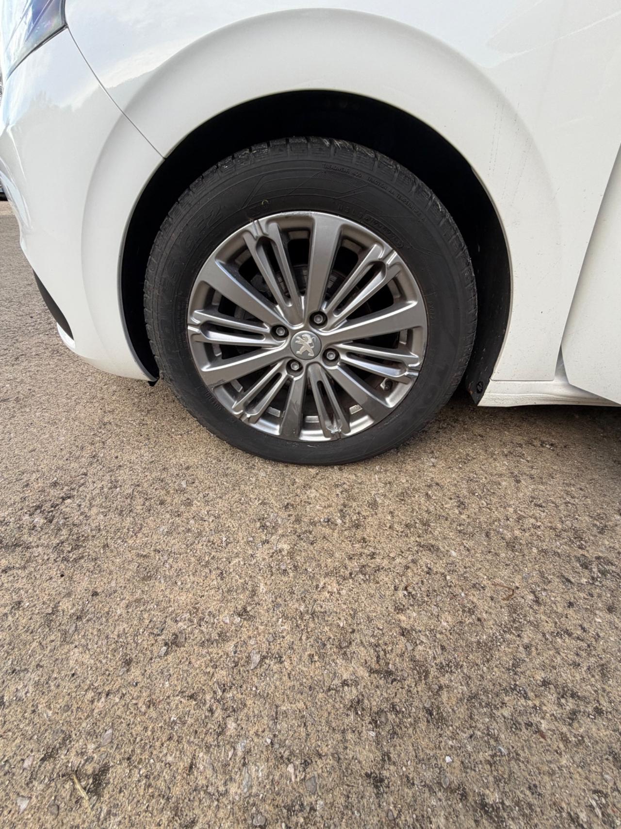 Peugeot 208 BlueHDi 100 S&S 5 porte GT Line