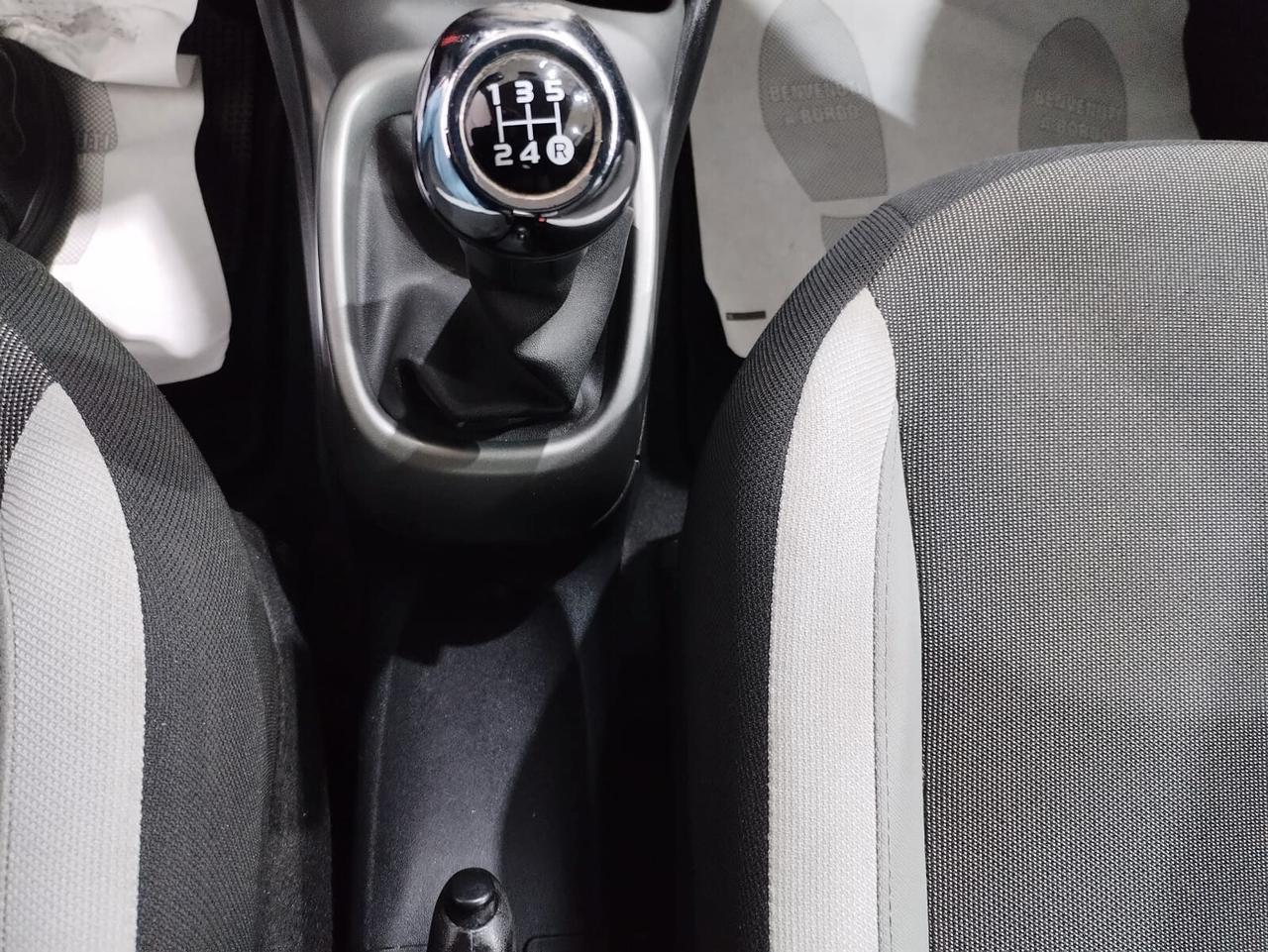 Toyota Aygo 1.0 VVT-i 69 CV 5 porte x-play