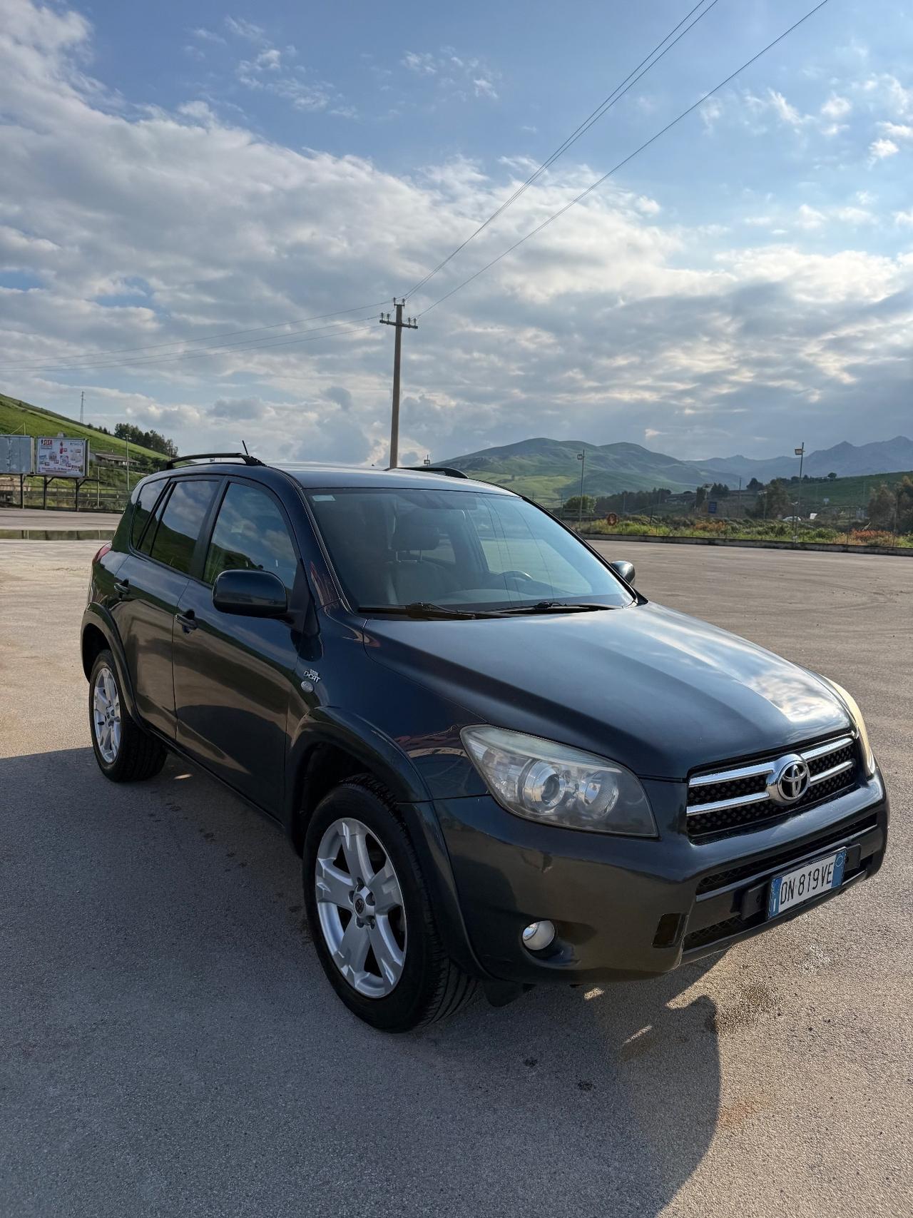 Toyota RAV 4 RAV4 2.2 D-4D 177 CV Luxury