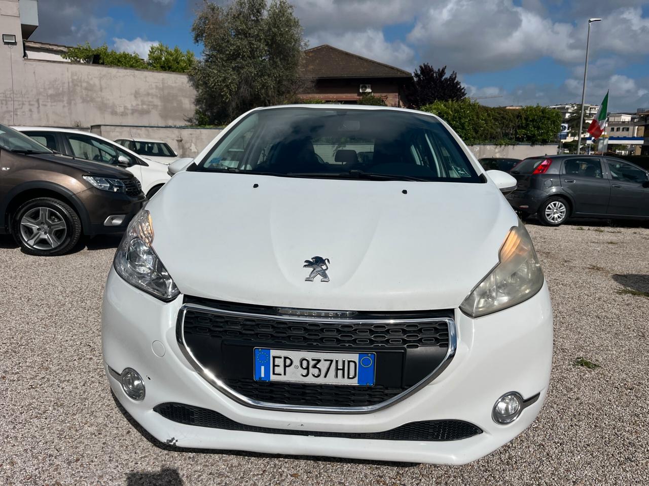 Peugeot 208 1.4 HDi 68 CV 5 porte Allure