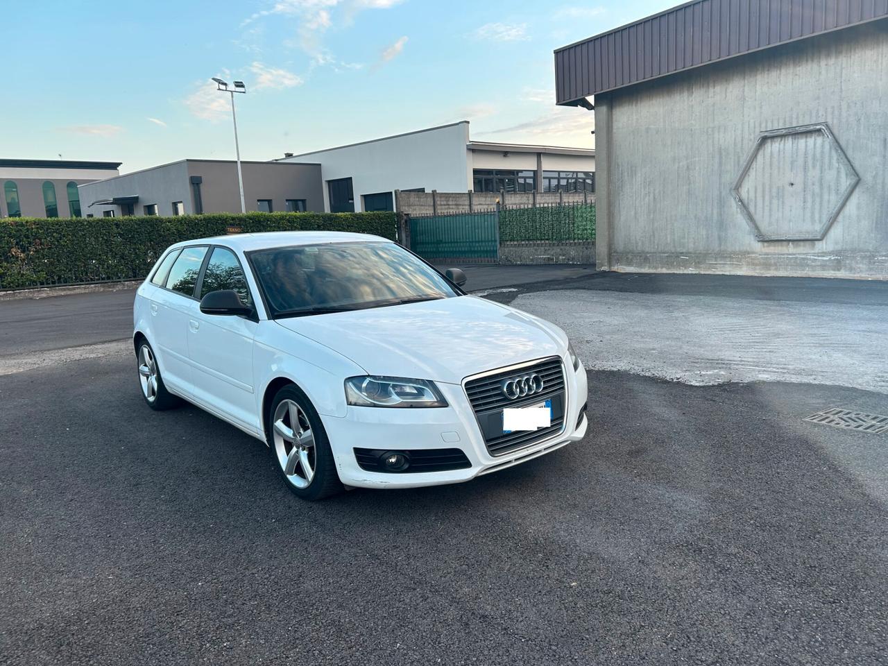 Audi A3 2.0 Tdi Sportback S-LINE ok neopatentati unico proprietario tutta tagliandata con libretto tagliandi