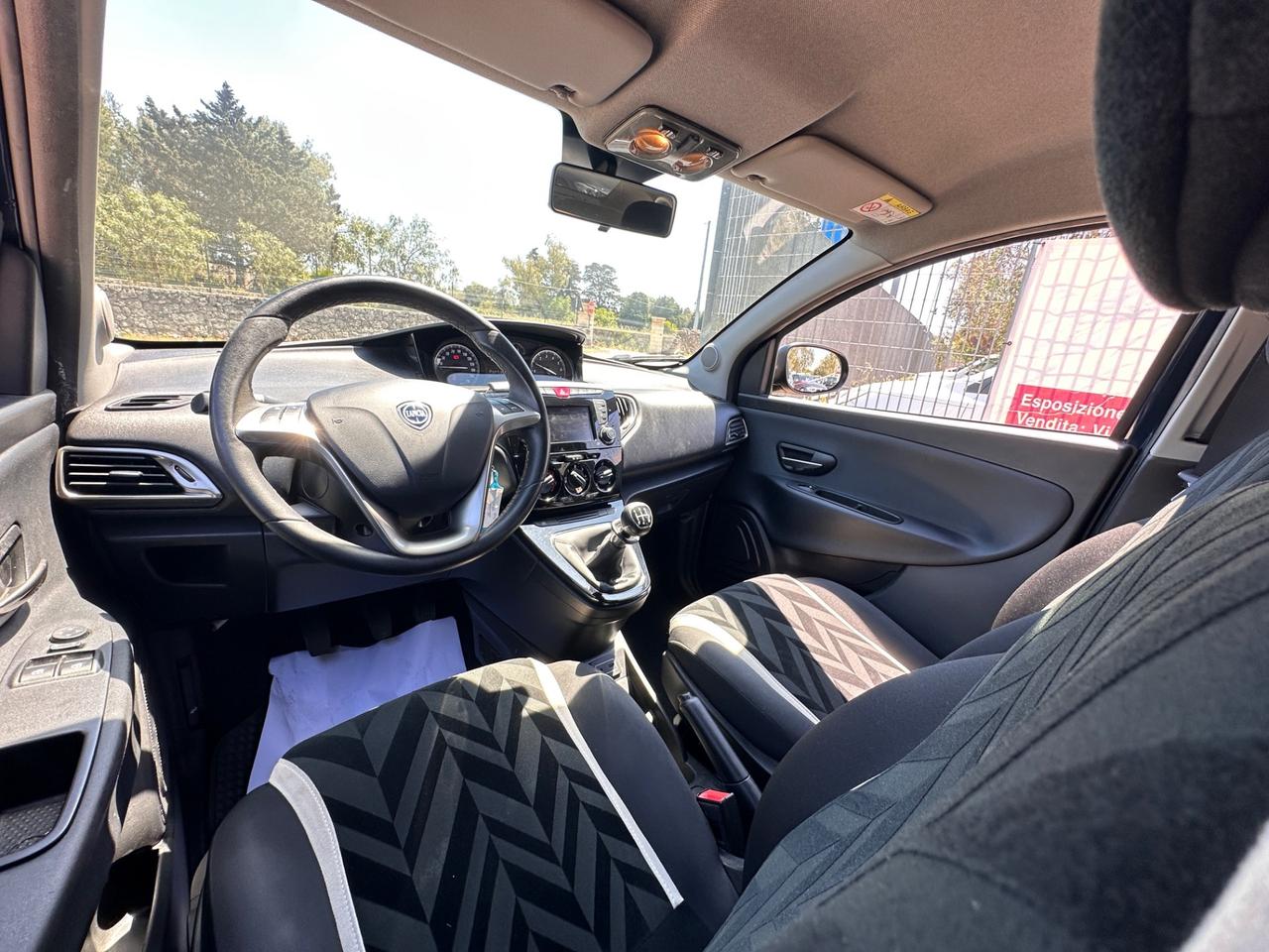 Lancia Ypsilon 5 porte Ecochic Gold-2016