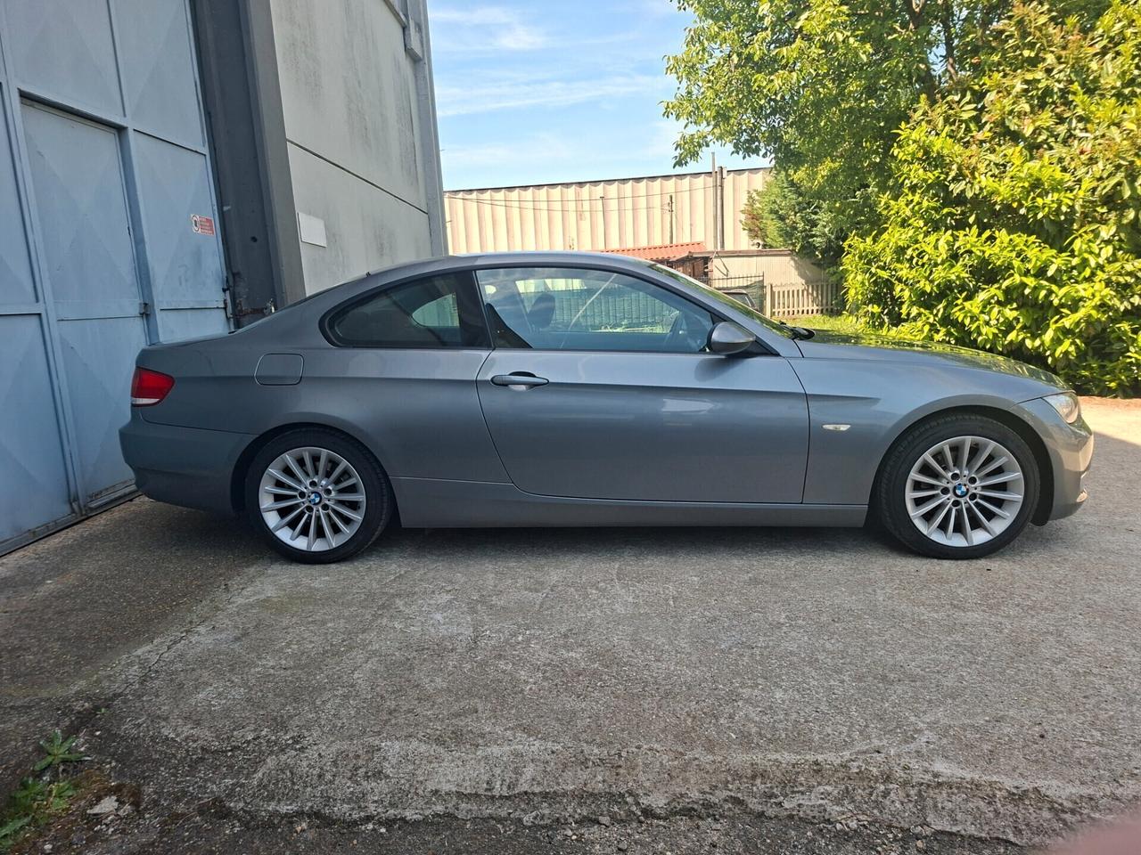 BMW 320i coupé E92 170 cv