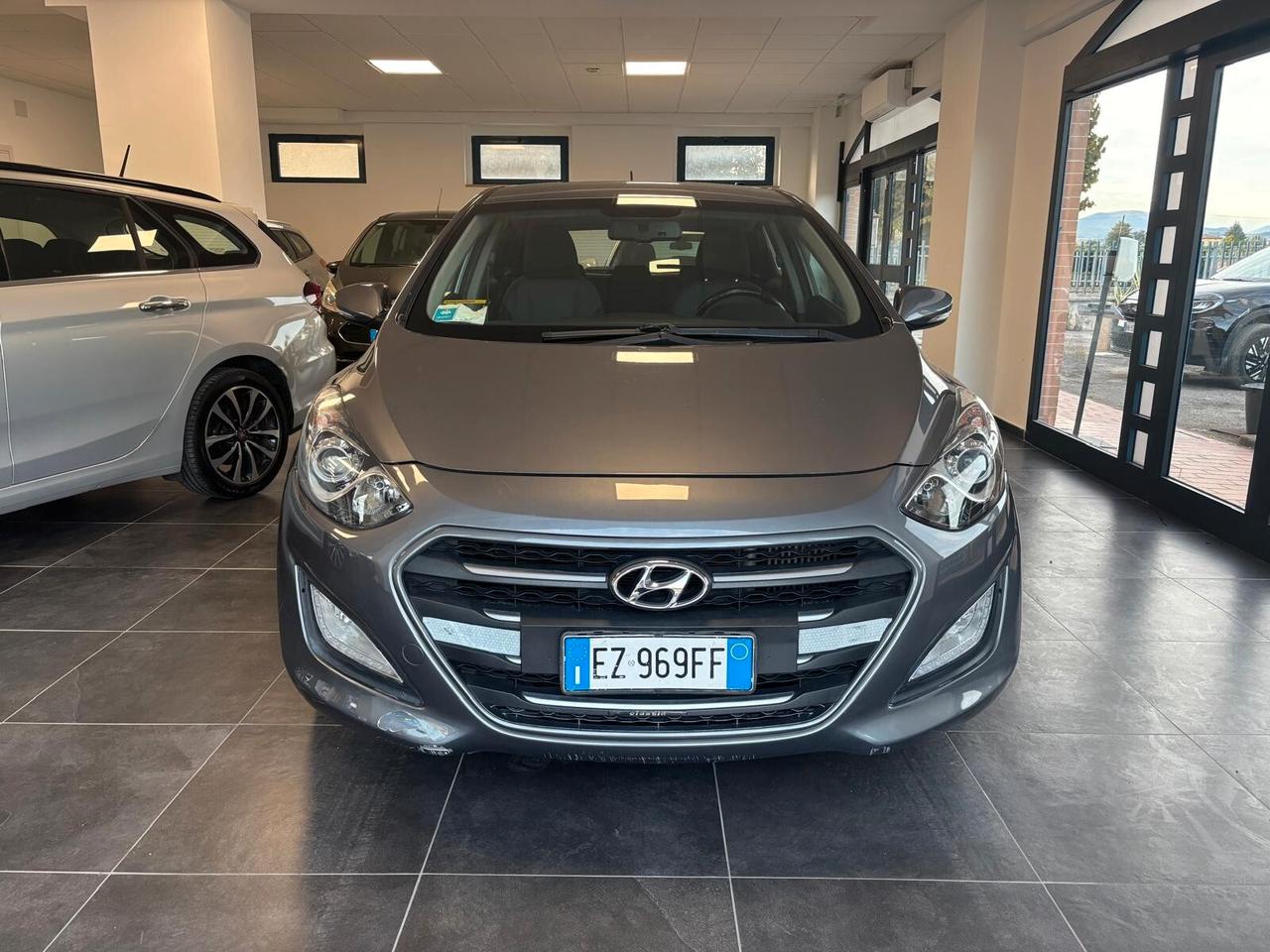 HYUNDAI I30 ANNO 2015 ds 1.6 ADATTA NEOPATENTATI KM 154 mila