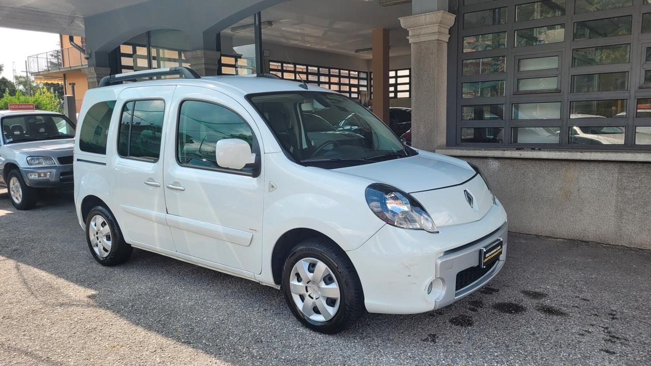 Renault Kangoo 1.5 Diesel 5 posti porte .. navi , gancio traino