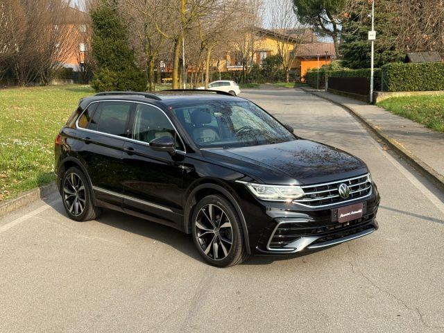 VOLKSWAGEN Tiguan 2.0 TDI 150 CV SCR DSG R-Line UNICO PROPRIETARIO