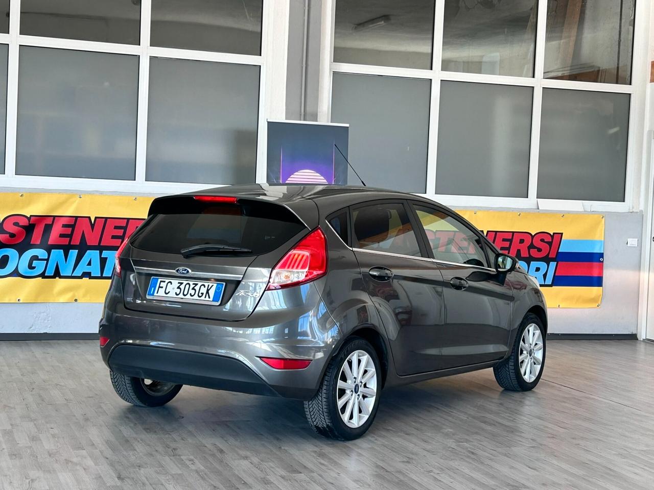 Ford Fiesta *TITANIUM*NEOPATENTATI*ONESTA*COSTA TROPPO POCO*