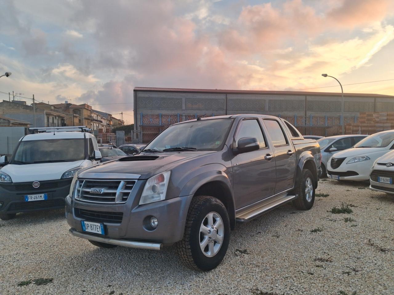 Isuzu D-Max 2.5 TD cat Space Cab 4WD Pick-up