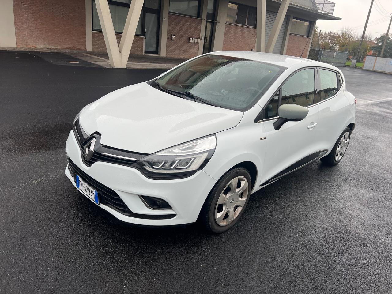 Renault Clio TCe 12V 90 CV GPL 5 porte Moschino Intens