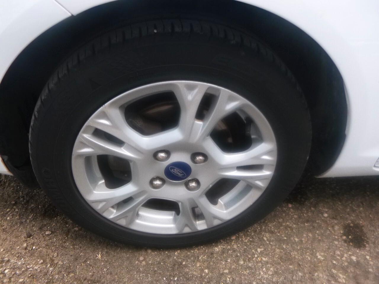 Ford Fiesta 1.5 TDCi 75CV 5 porte Titanium.NEOPATENTATI