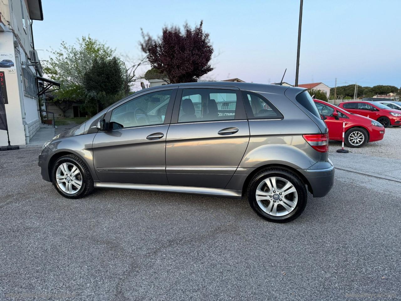 MERCEDES-BENZ B 180 BlueEFFICIENCY Executive