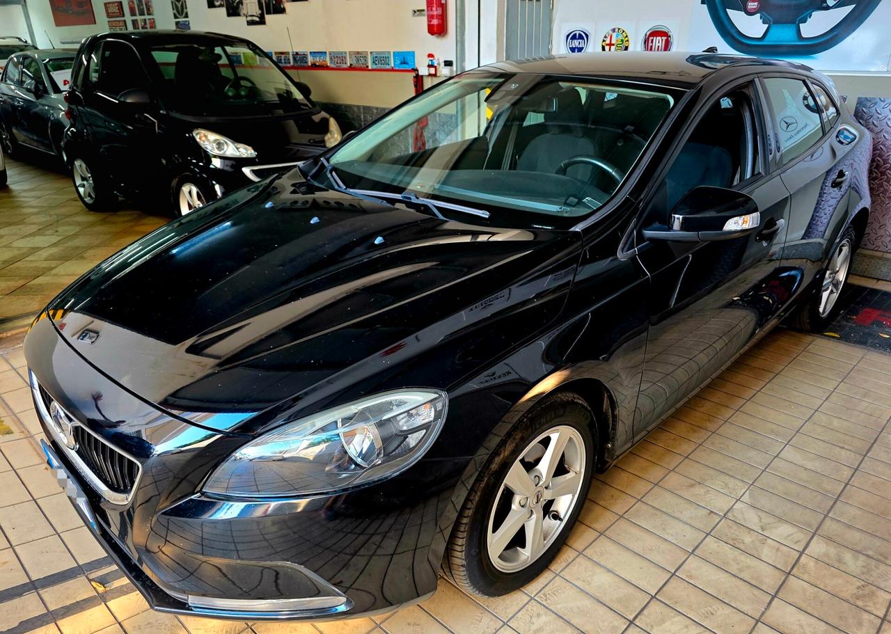Volvo V40 D2 Momentum