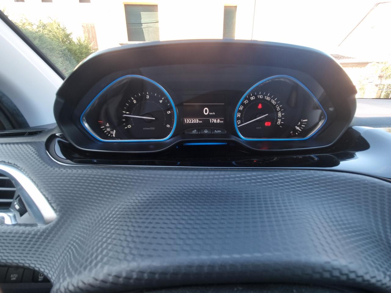 Peugeot 2008 1.6 e-HDi 92 CV S&S ALLURE GRIP CONTROL