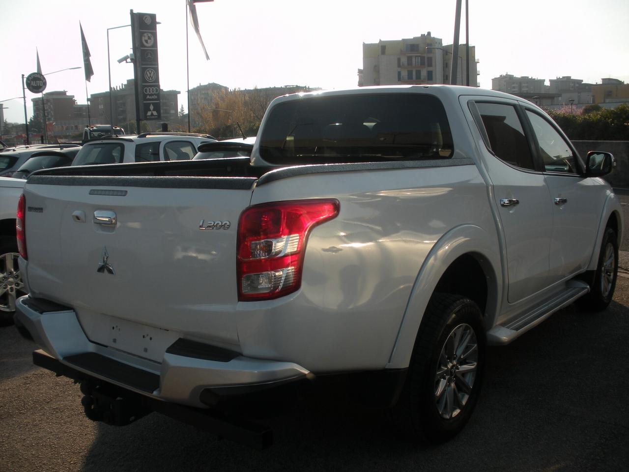 Mitsubishi L200 2.4 DI-D/181CV Double Cab Intense Hp Mivec SDA