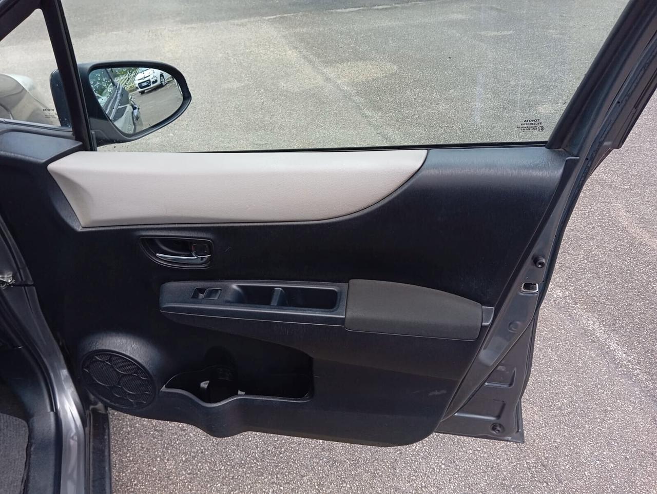 Yaris 1.3 5 porte Lounge "KM CERTIFICATI"