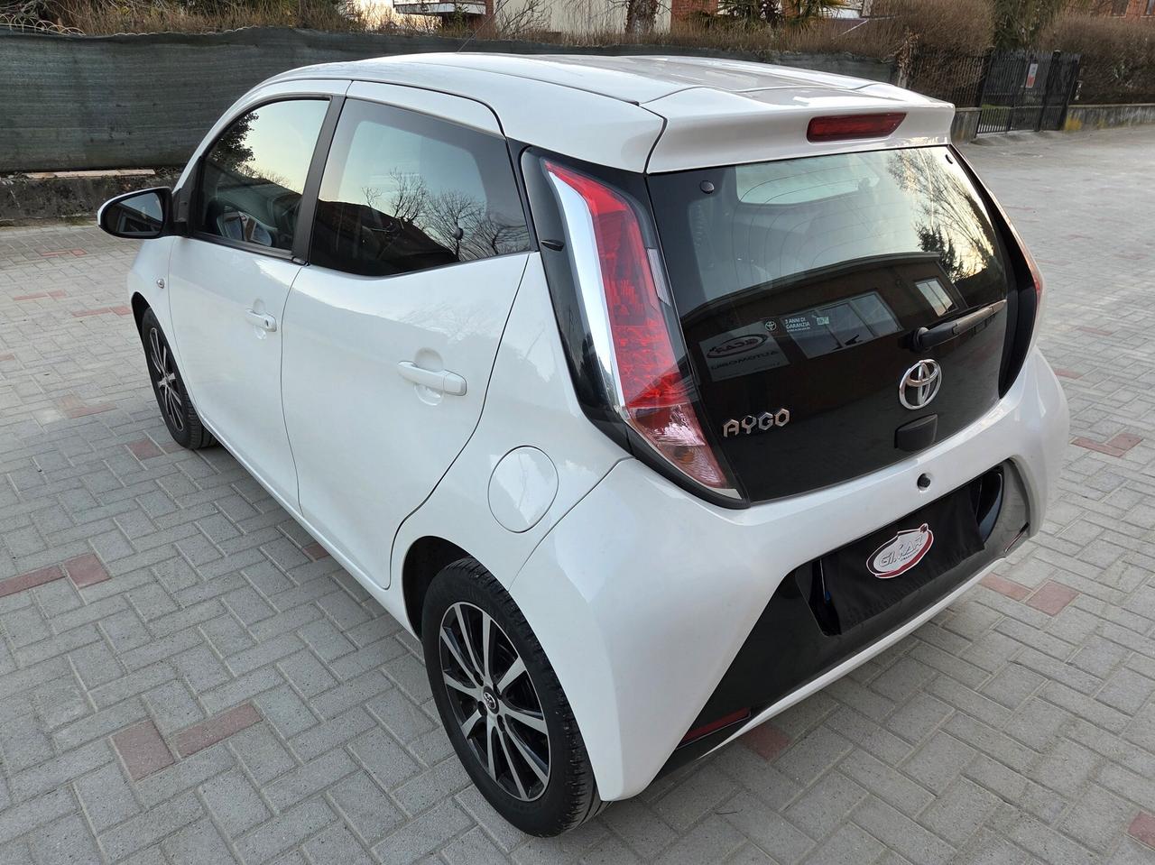 Toyota Aygo 1.0 VVT-i 69 CV 5 porte x-business