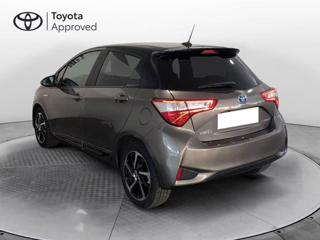 Toyota Yaris 5 Porte 1.5 VVT-i Hybrid Lounge Red/Bronze E-CVT