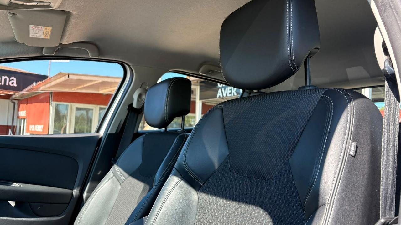 Renault Clio dCi 8V 75 CV 5 porte Moschino Intens