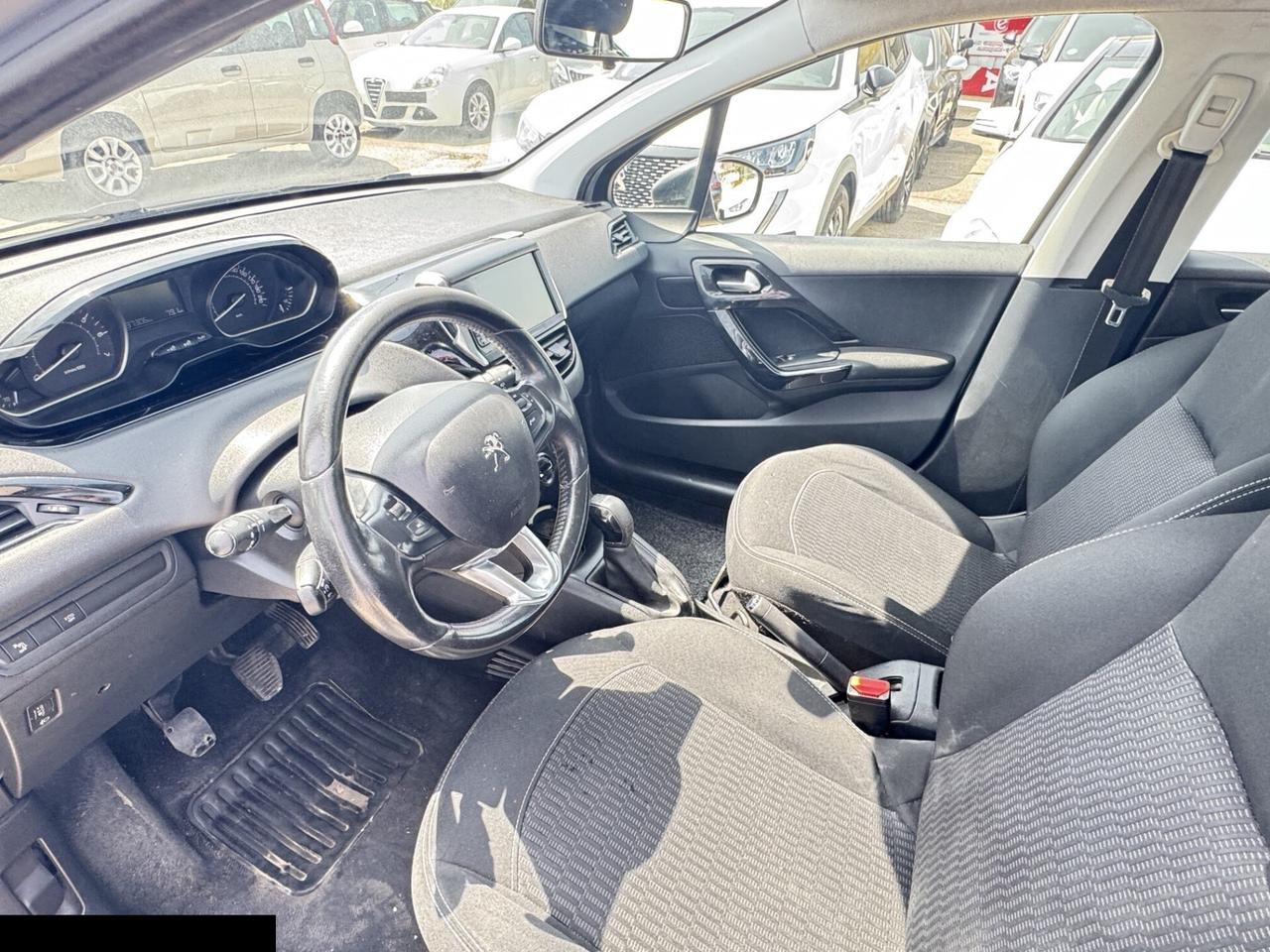 PEUGEOT 208 1.2 BENZINA ADATTA NEOPATENTATI