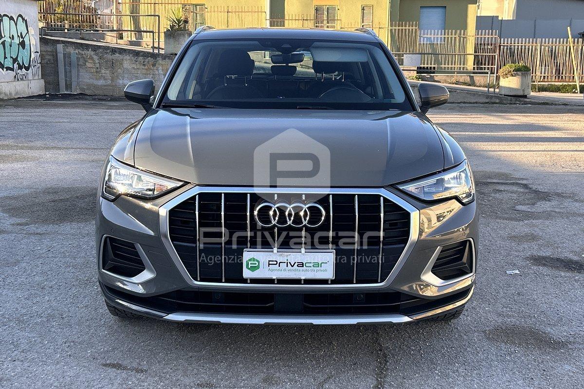 AUDI Q3 35 TDI S tronic Business Advanced