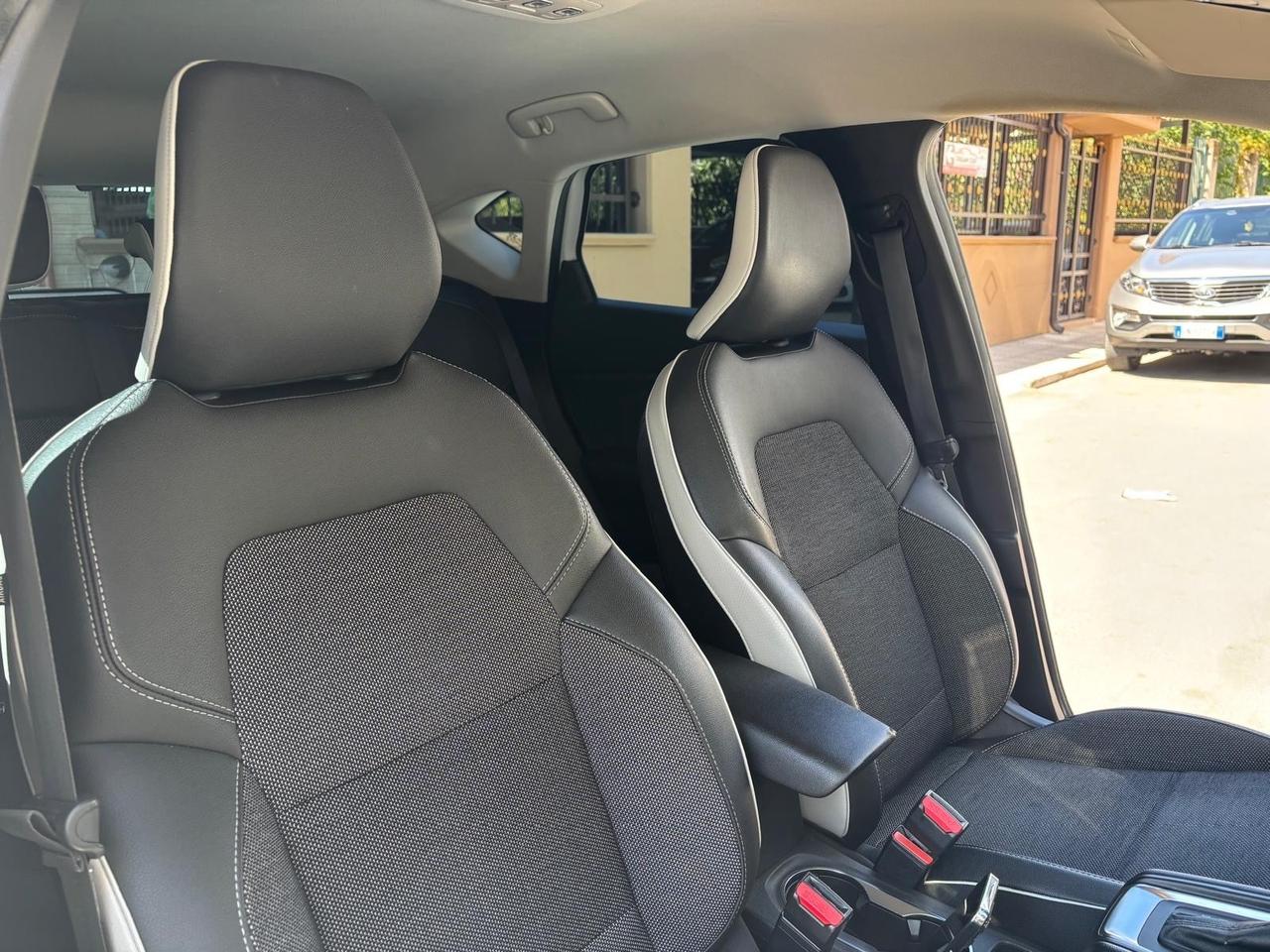 Renault Captur Blue dCi 115 CV EDC Intens