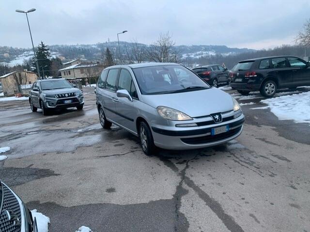 Peugeot 807 in ottimo stato di meccanica 7 posti scomponibili