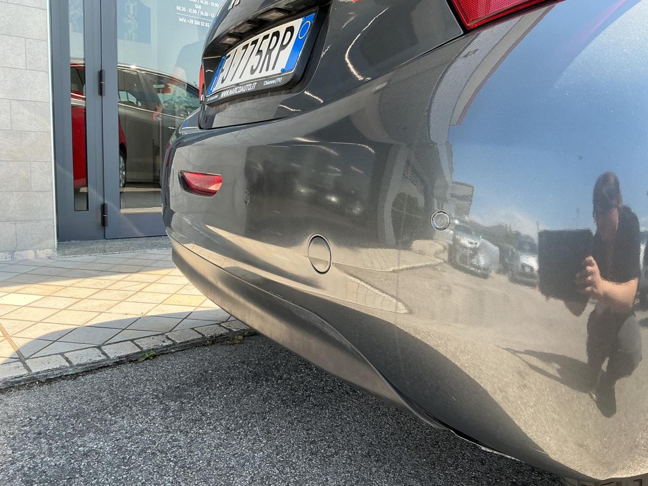 Peugeot 208 1.2 GPL Neopatentati