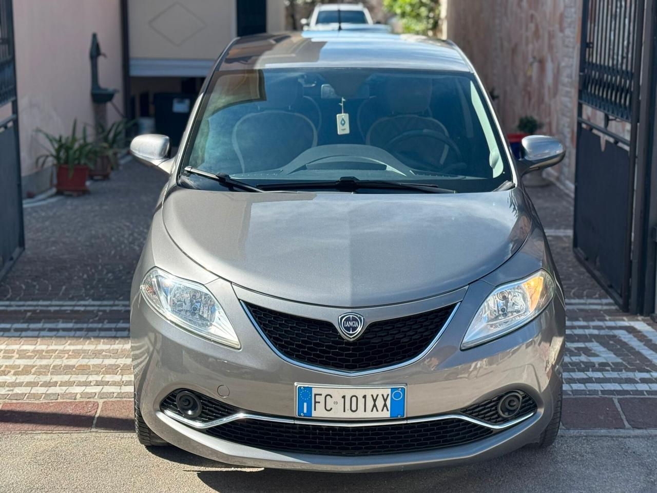 Lancia Ypsilon 1.2 69 CV 5 porte Platinum