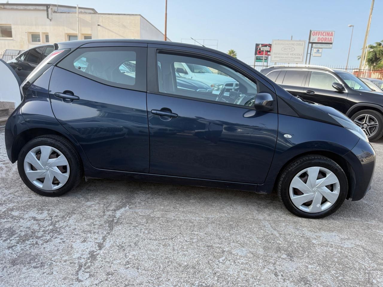 Toyota Aygo 1.0 VVT-i 69 CV 5 porte x-play TSS