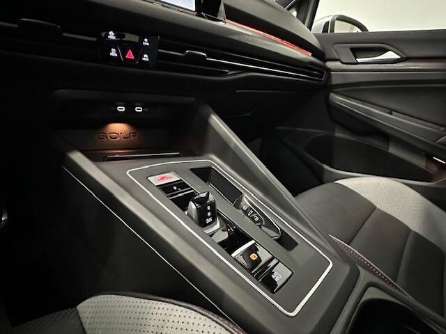 Volkswagen Golf GTI Golf 2.0 TSI GTI DSG PERFORMANCE