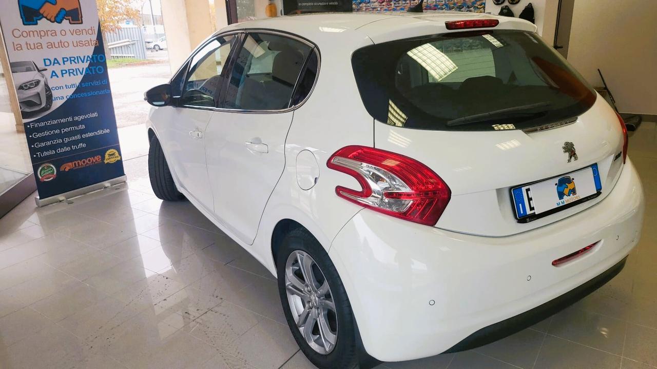 Peugeot 208 PureTech 82 5 porte Allure- PERFETTA IN OGNI DETTAGLIO