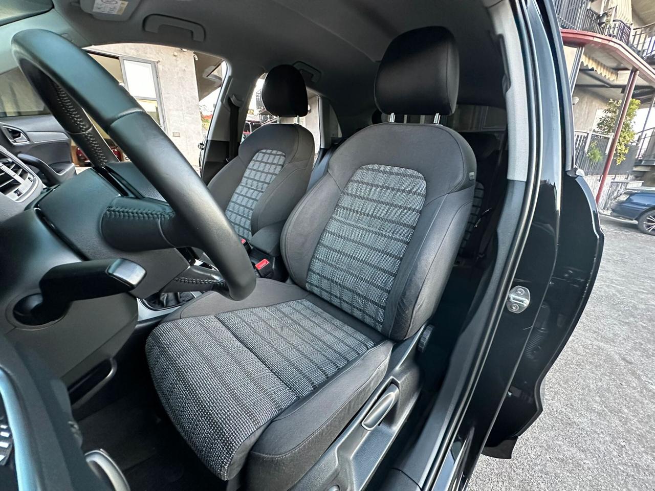 Audi Q3 2.0 TDI S-LINE 140 CV