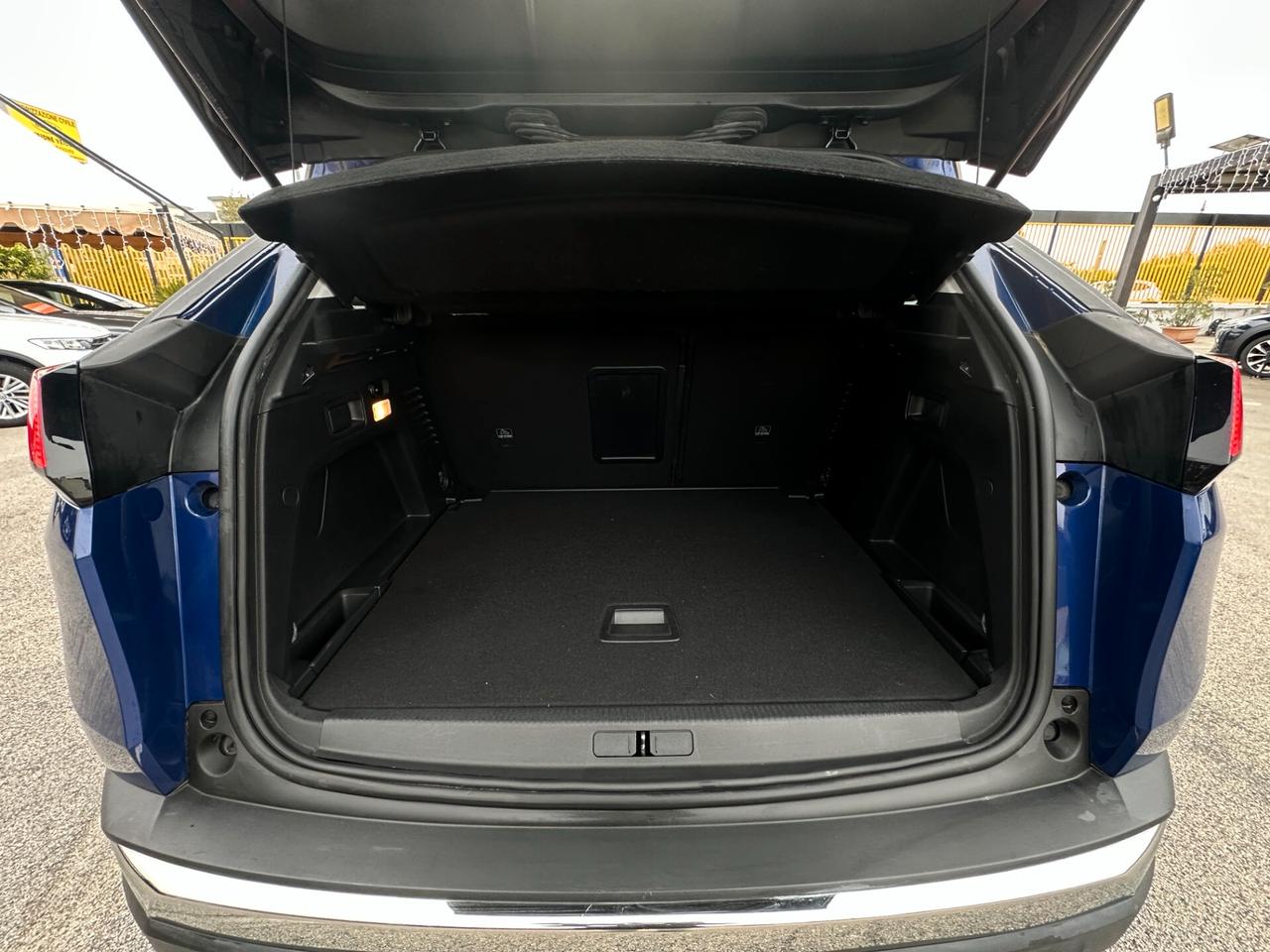 PEUGEOT 3008 1.5 BlueHDi 130 S&S EAT8 Business