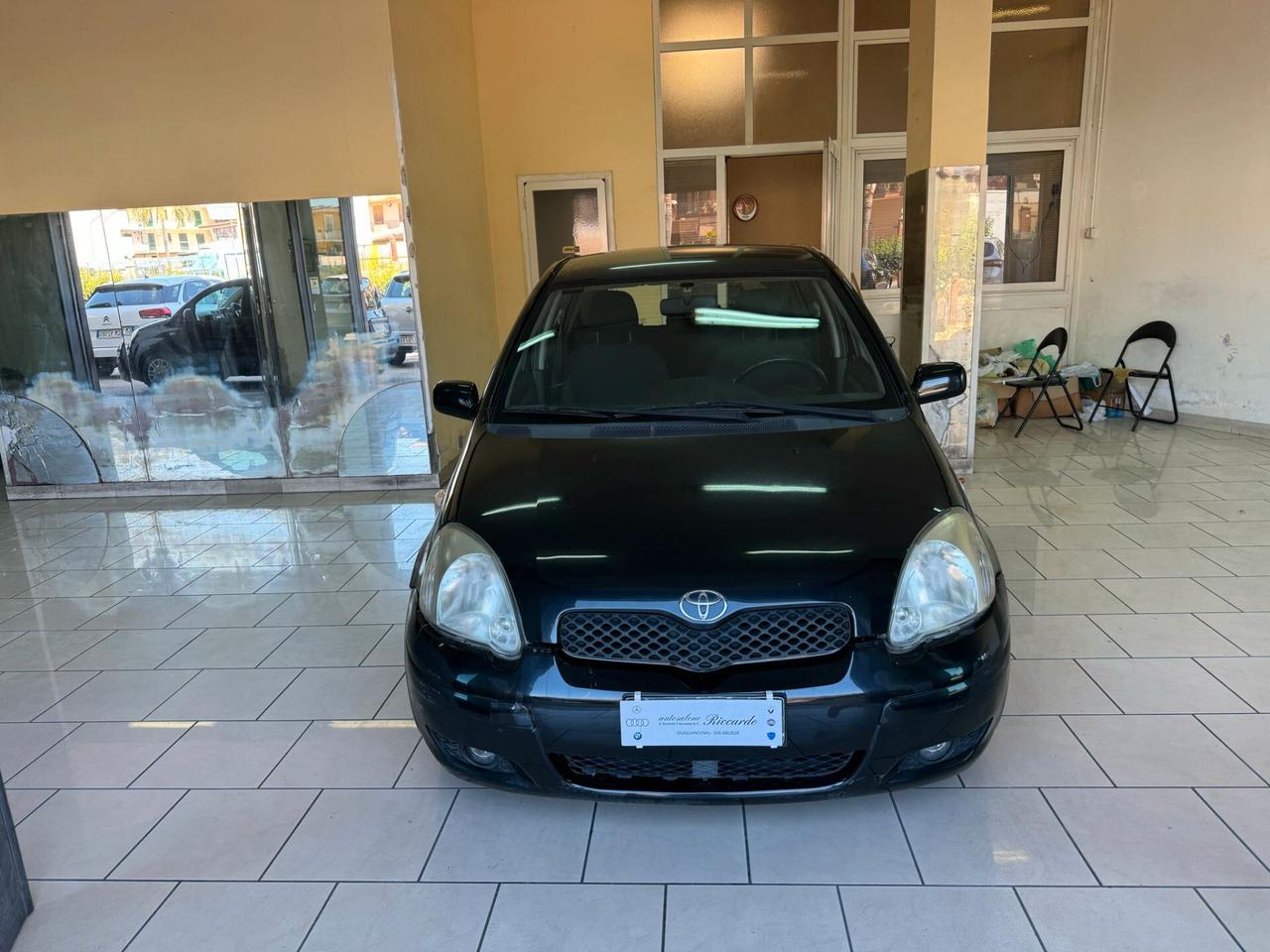 Toyota Yaris 1.3i 16V cat 5 porte Sol