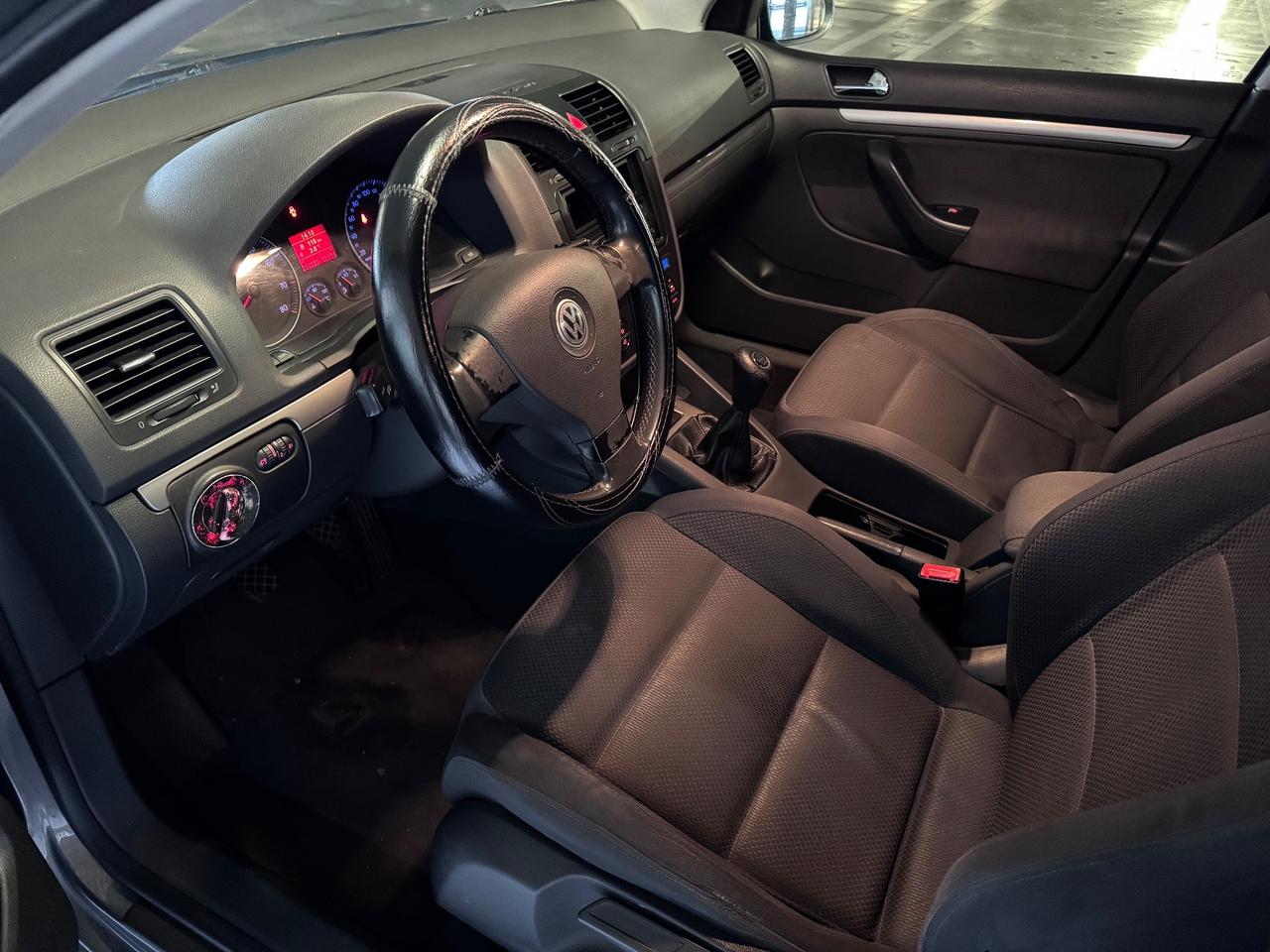 Volkswagen Golf 1.6 16V FSI 5p. Sportline