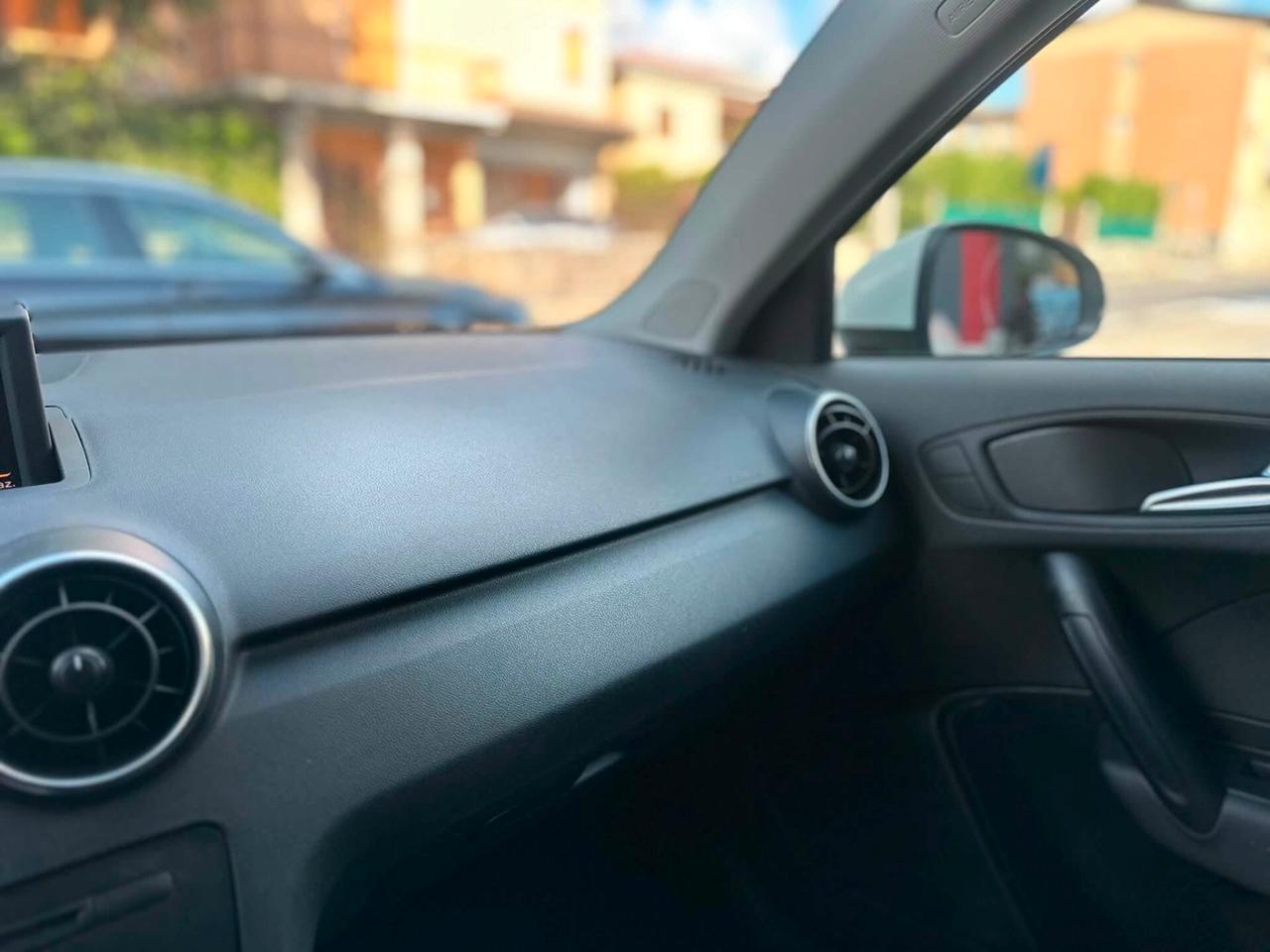 Audi A1 1.6 TDI Attraction NEOPATENTATI