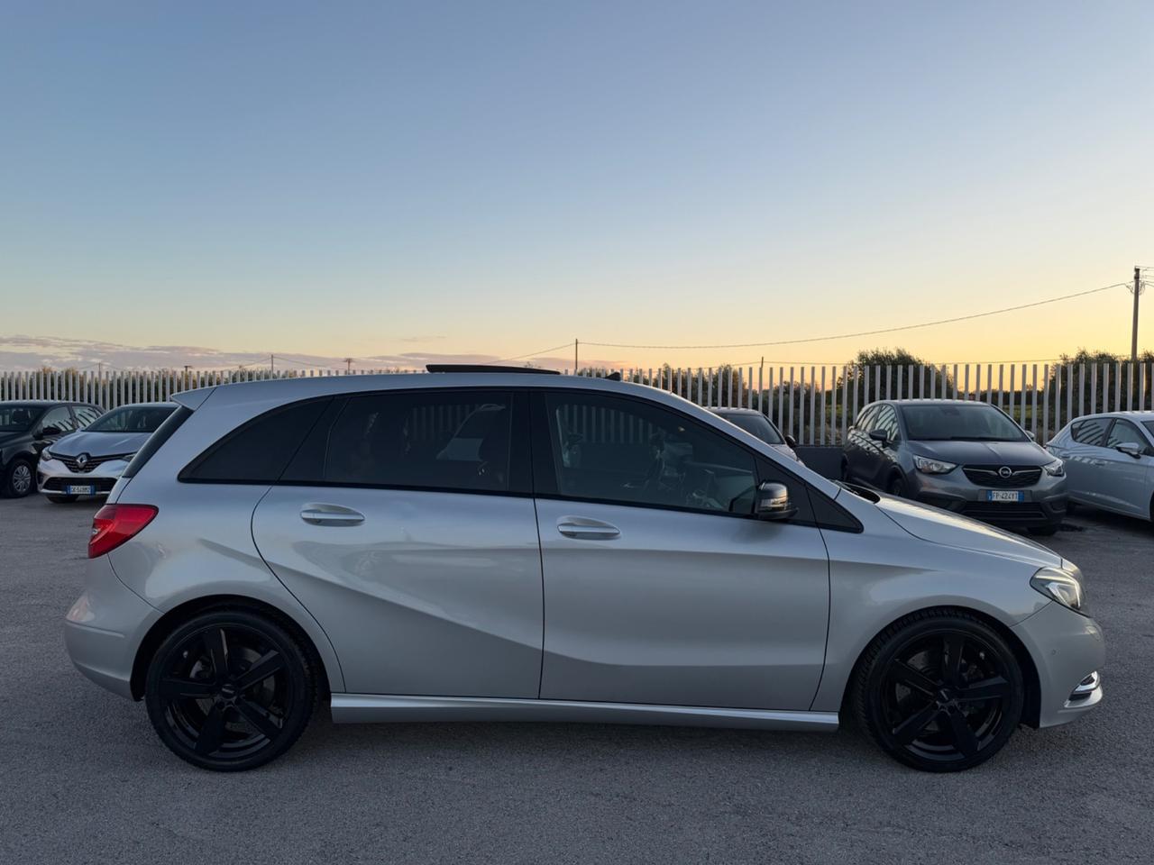 MERCEDES-BENZ B 220 CDI 170CV IPERFULL TETTO MY14