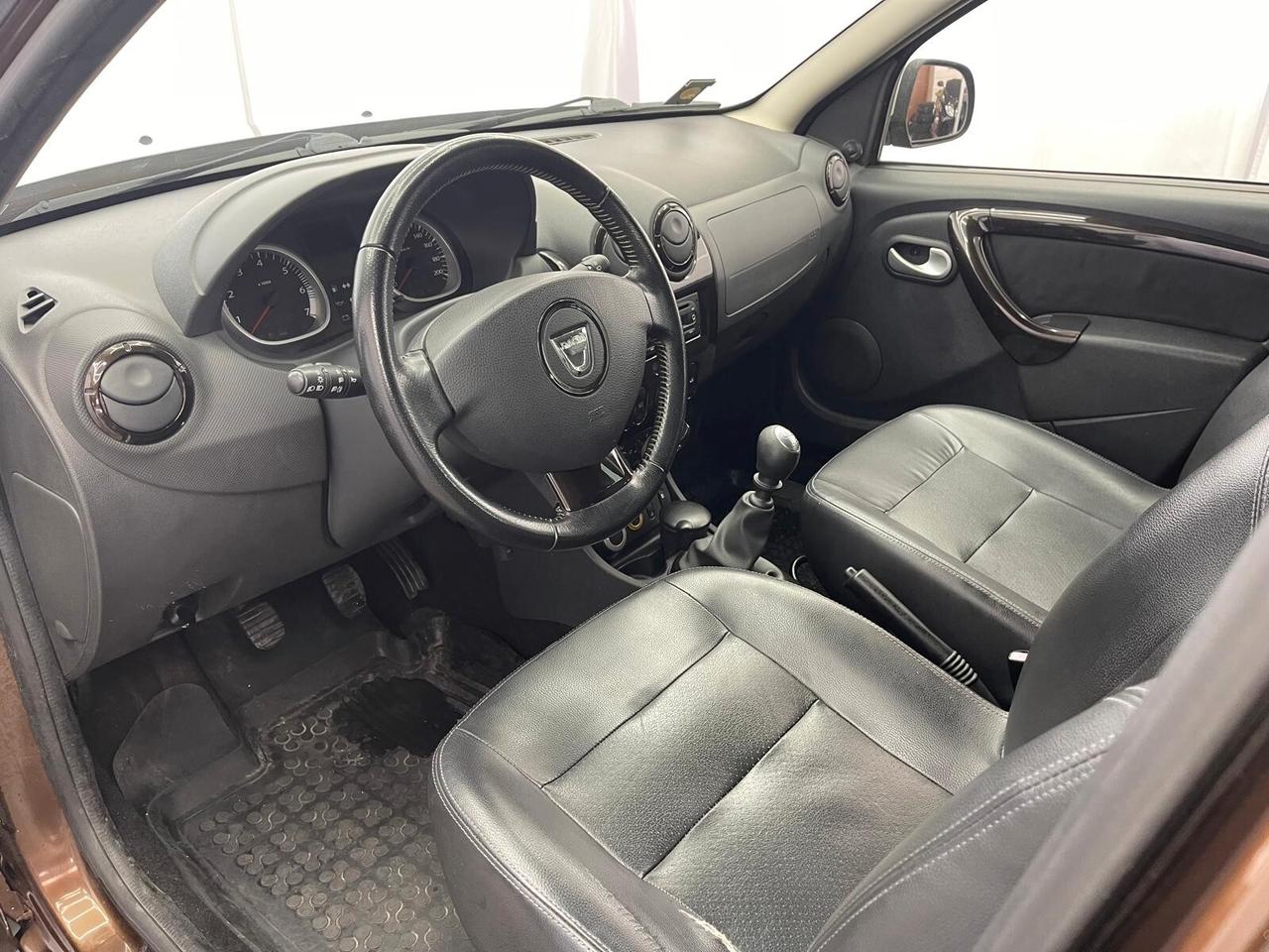 Dacia Duster 1.5 dCi 110CV 4x4 Lauréate - PELLE + GANCIO TRAINO