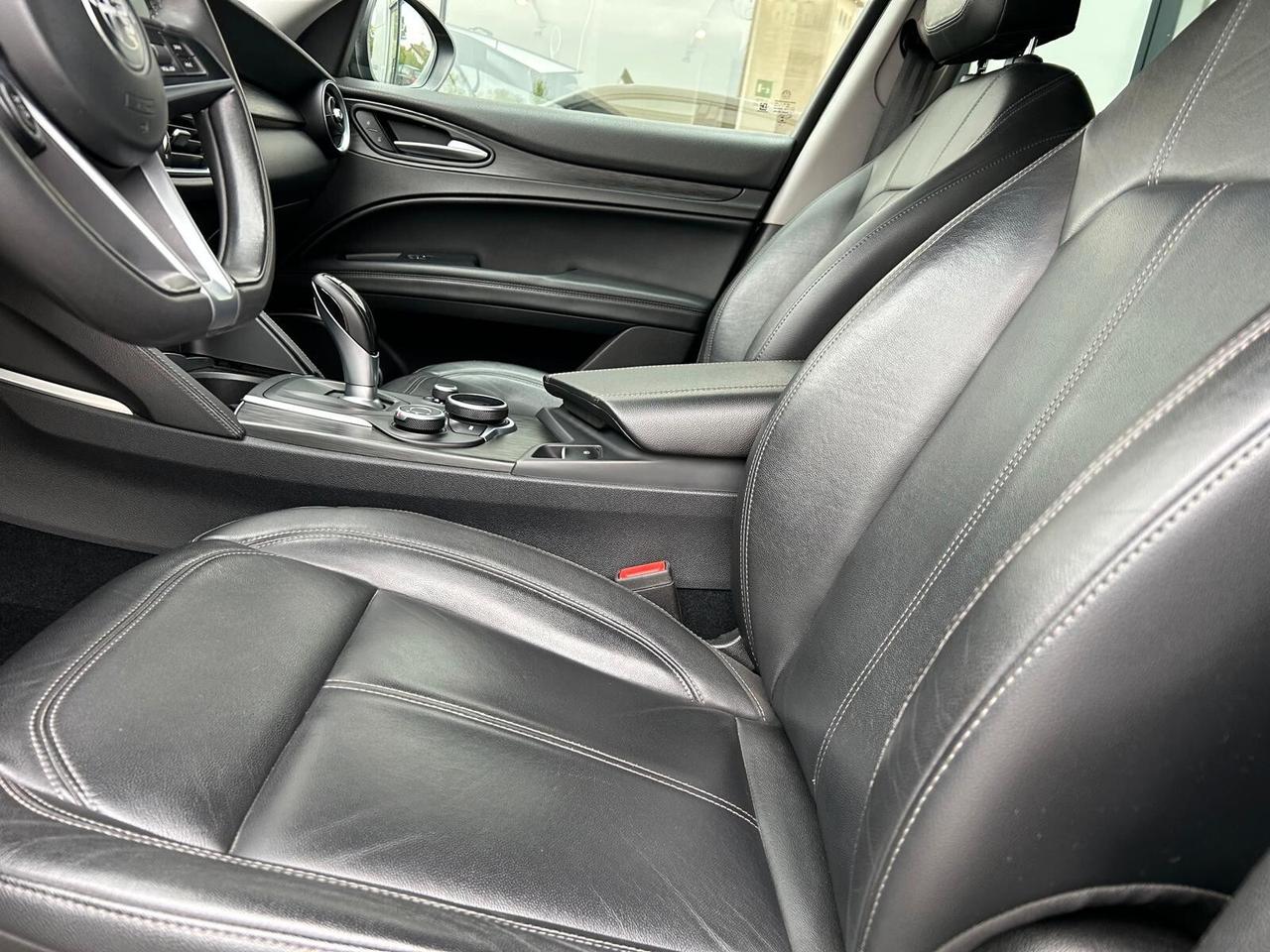 Alfa Romeo Stelvio BUSINESS 2.2 Turbodiesel AT8 Q4 EXECUTIVE