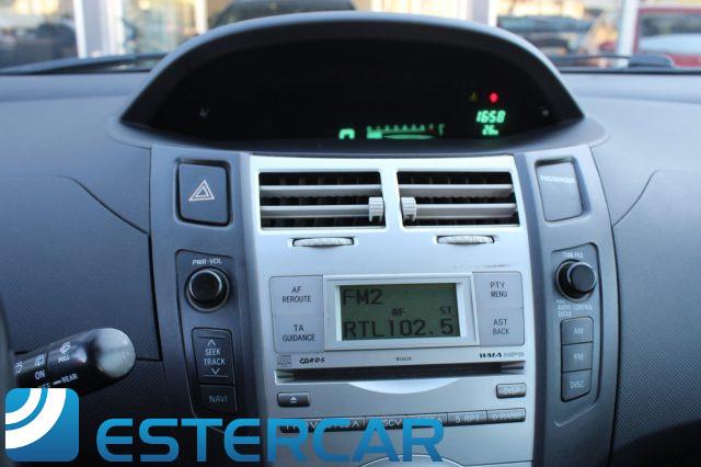 TOYOTA Yaris 1.0 5 porte