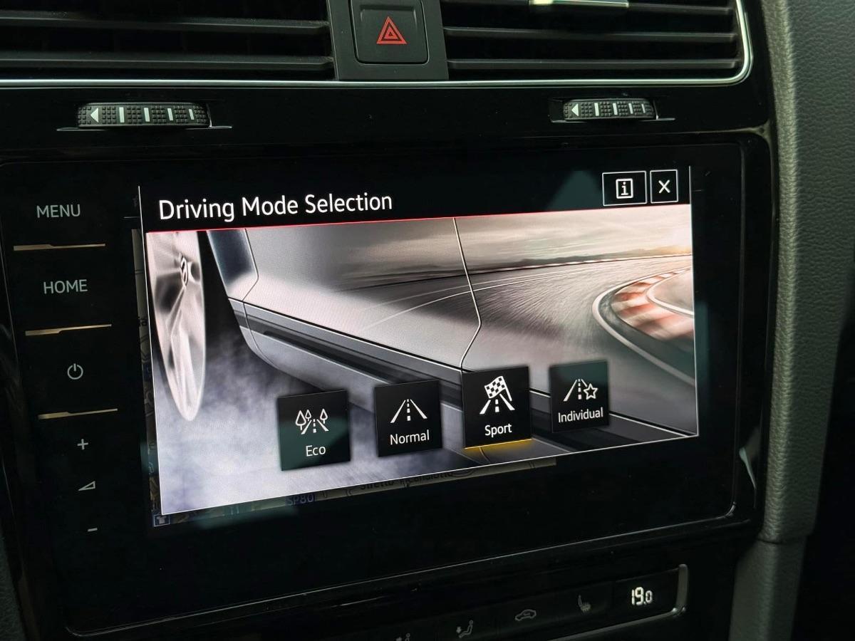 Volkswagen Golf 7.5 GTI 2.0 TSI 245 CV