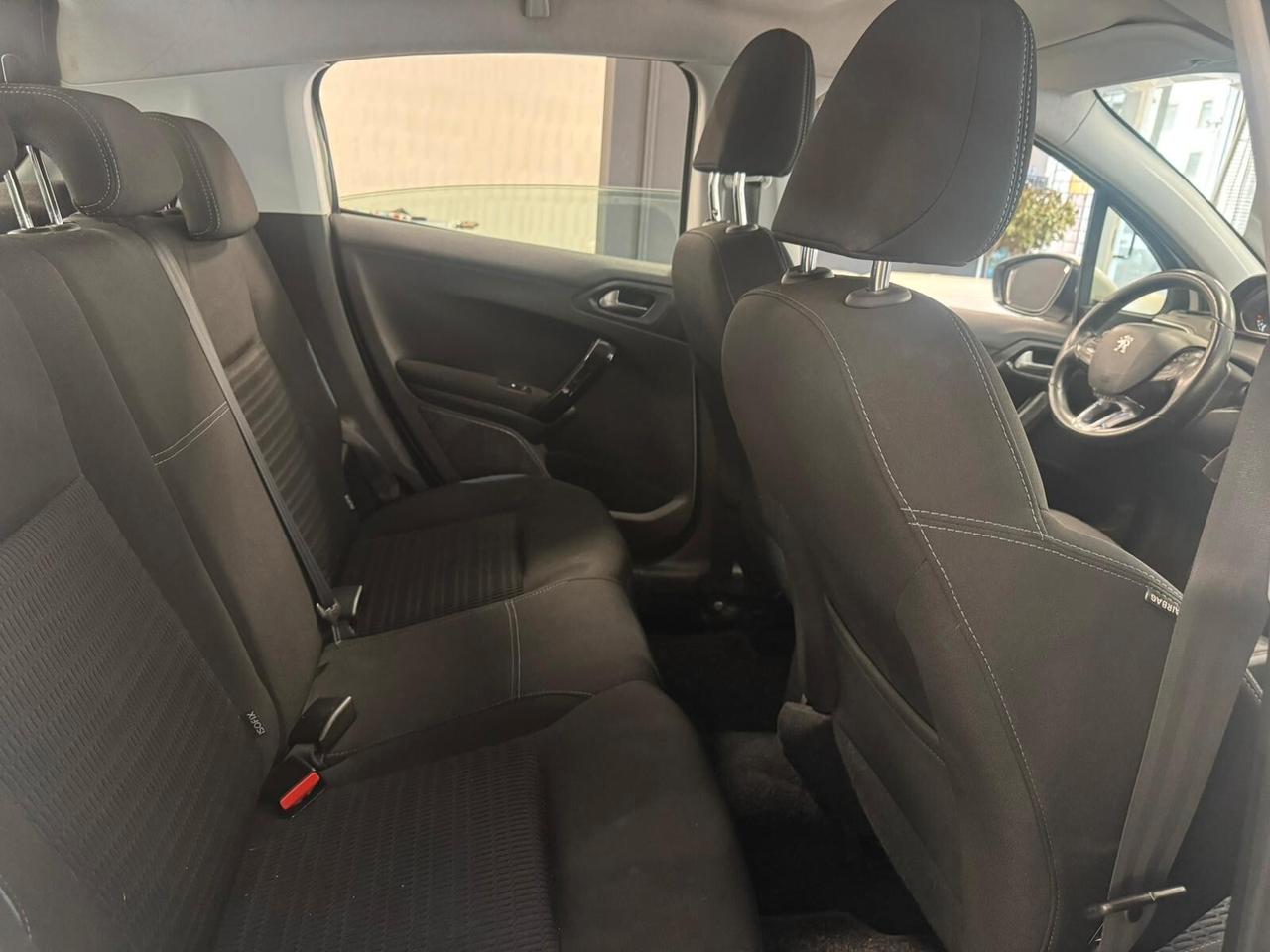 Peugeot 208 1.4 HDi 68 CV 5 porte Allure