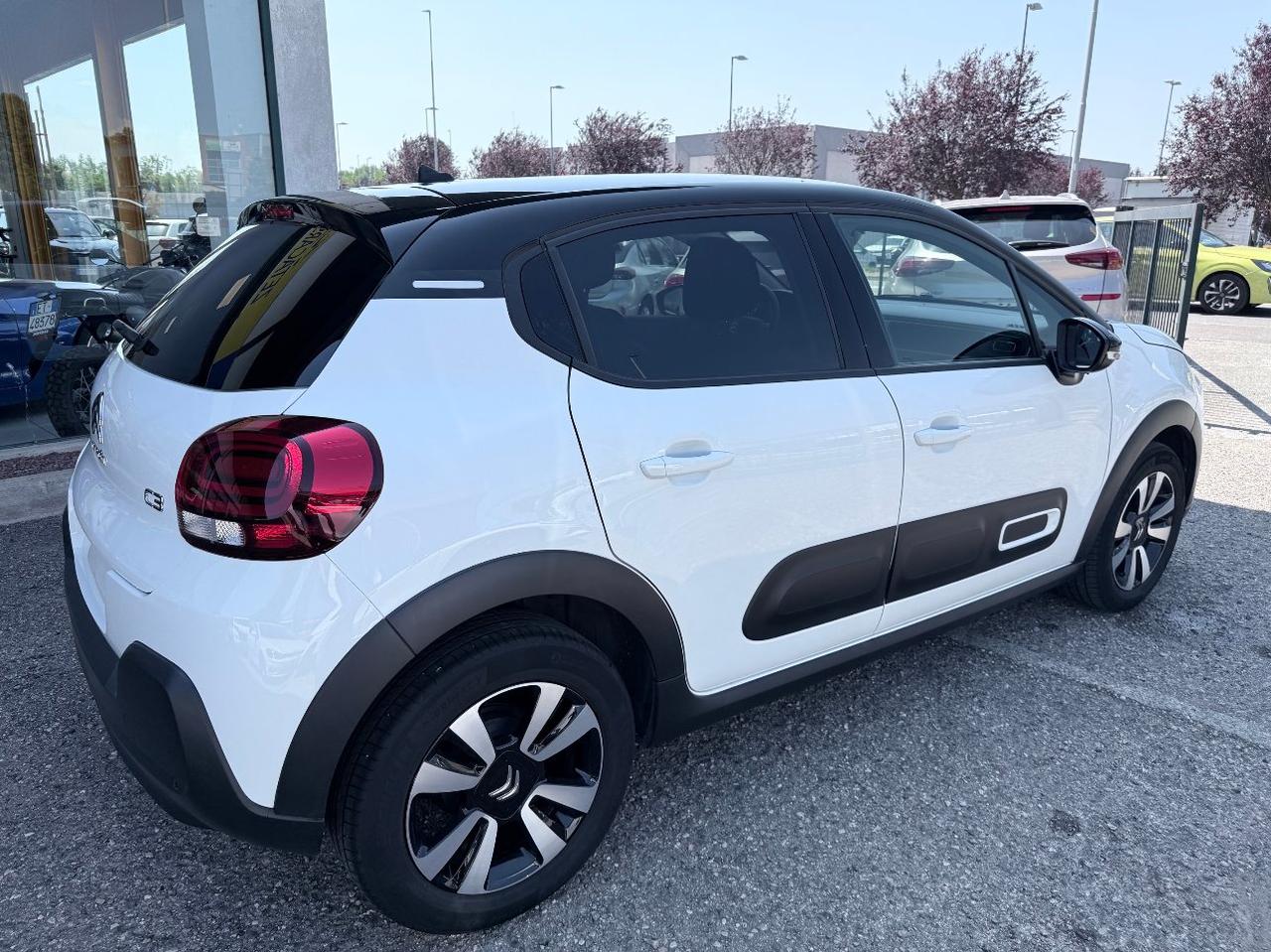 Citroen C3 1.2 puretech Shine s&s 83cv