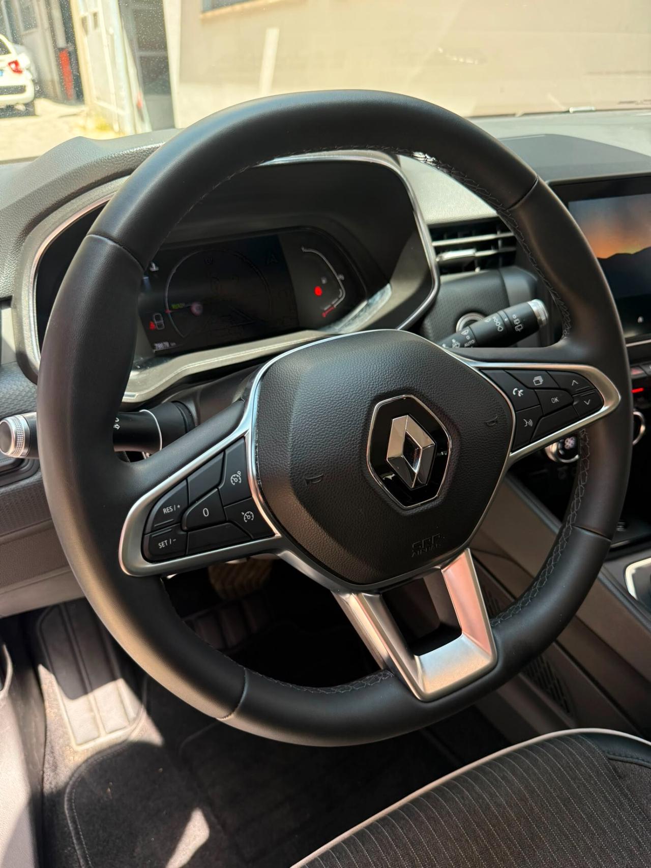 Renault Clio Full Hybrid E-Tech 140 CV 5 porte Initiale Paris