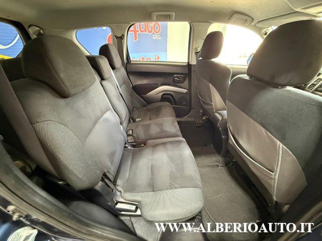 MITSUBISHI Outlander 2.2 DI-D Instyle