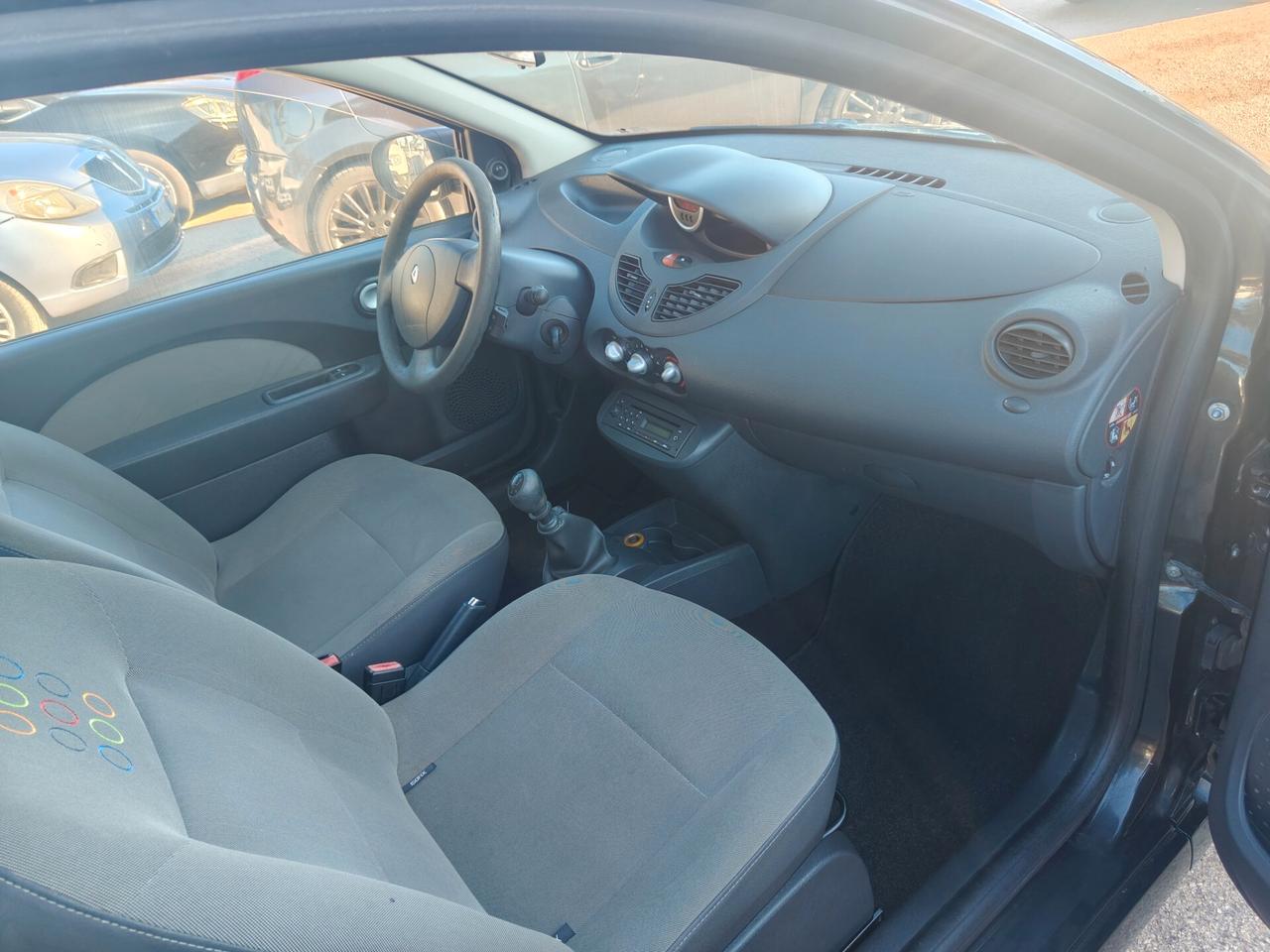 Renault Twingo 1.2 Yahoo! Tua da 86€ al mese