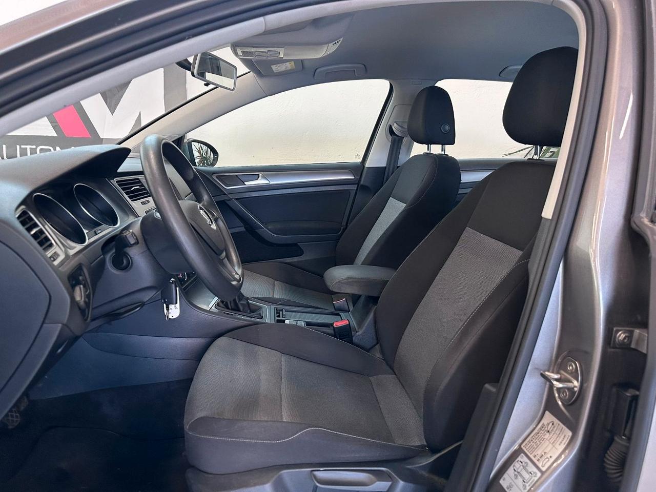 Volkswagen Golf 5 Porte Golf 5p 1.6 tdi Comfortline