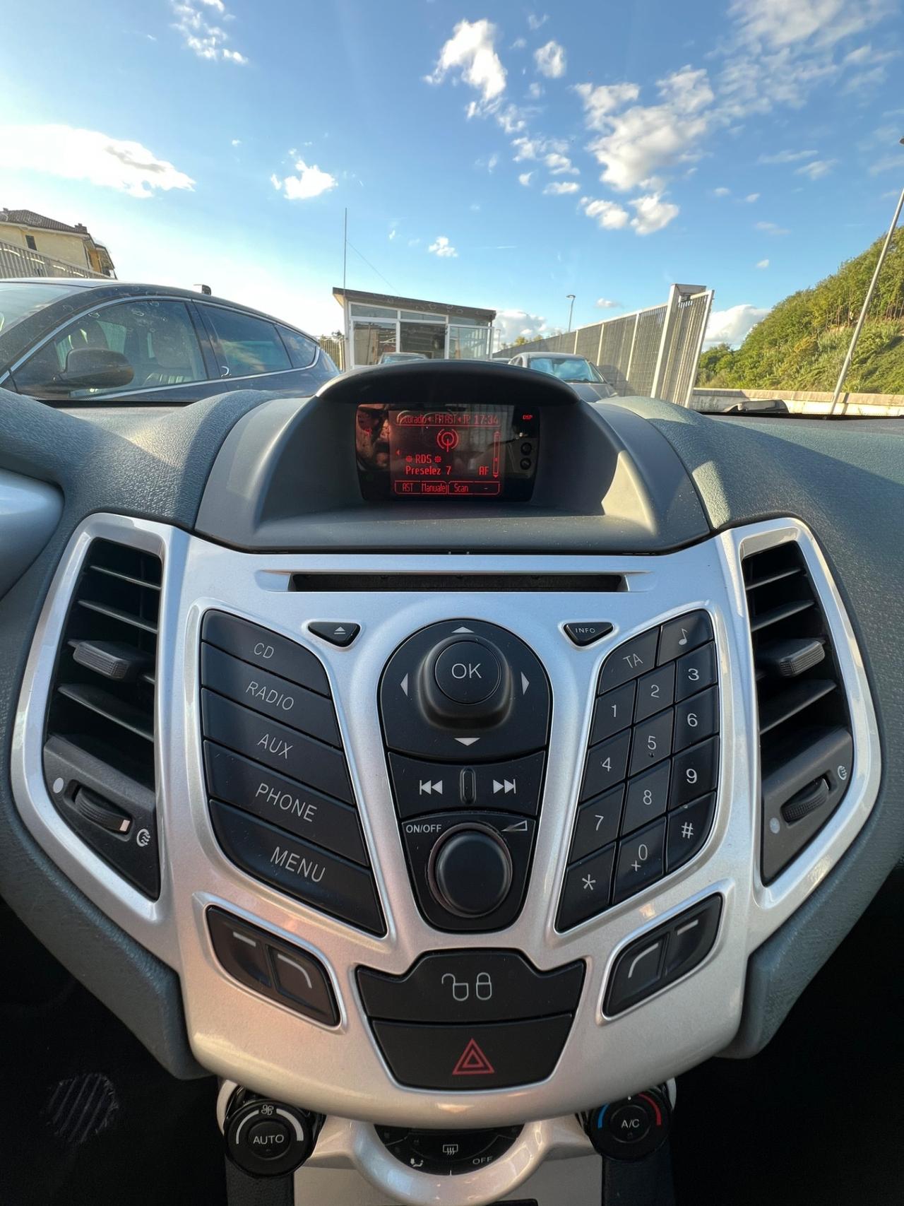 Ford Fiesta 1.4 3 porte Bz.- GPL Titanium